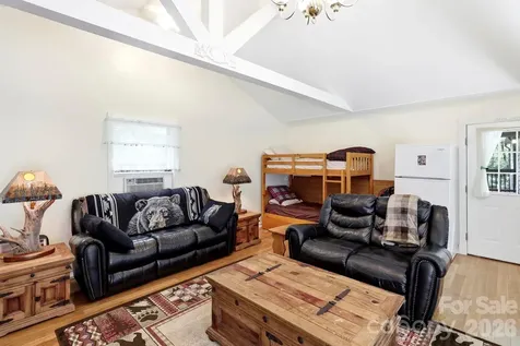 37 Pine Bluff Road Hendersonville NC 28792