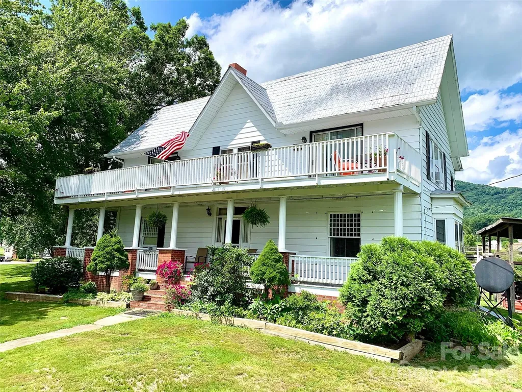 211 E Main Street Burnsville NC 28714