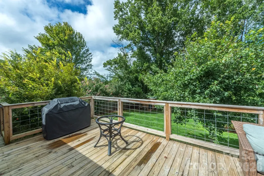 16 Oakley Dogwood Drive Asheville NC 28803