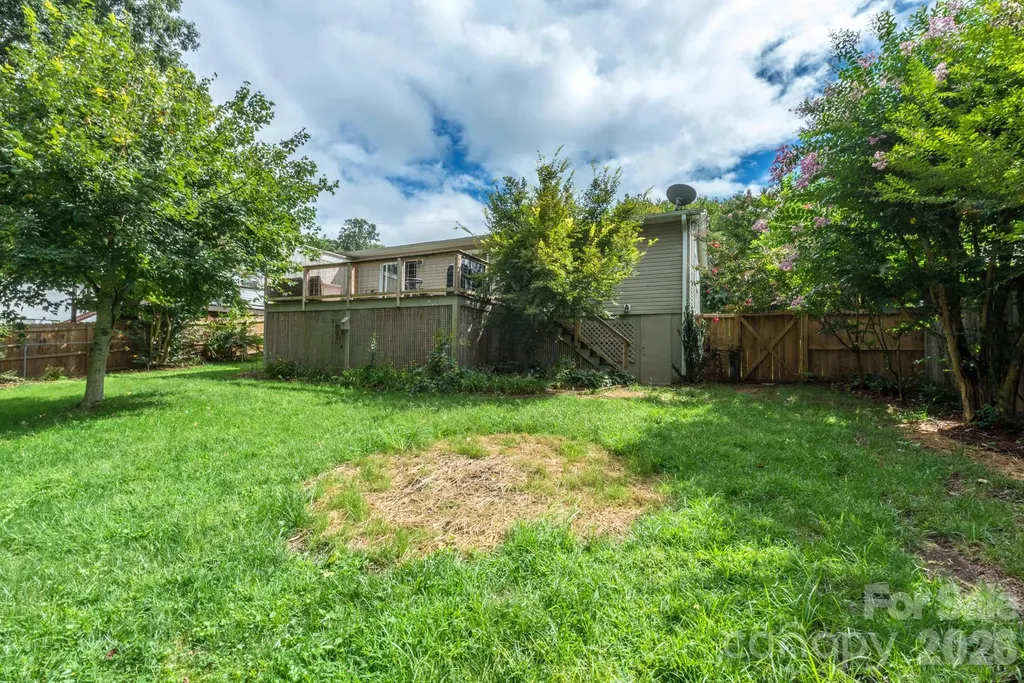 16 Oakley Dogwood Drive Asheville NC 28803