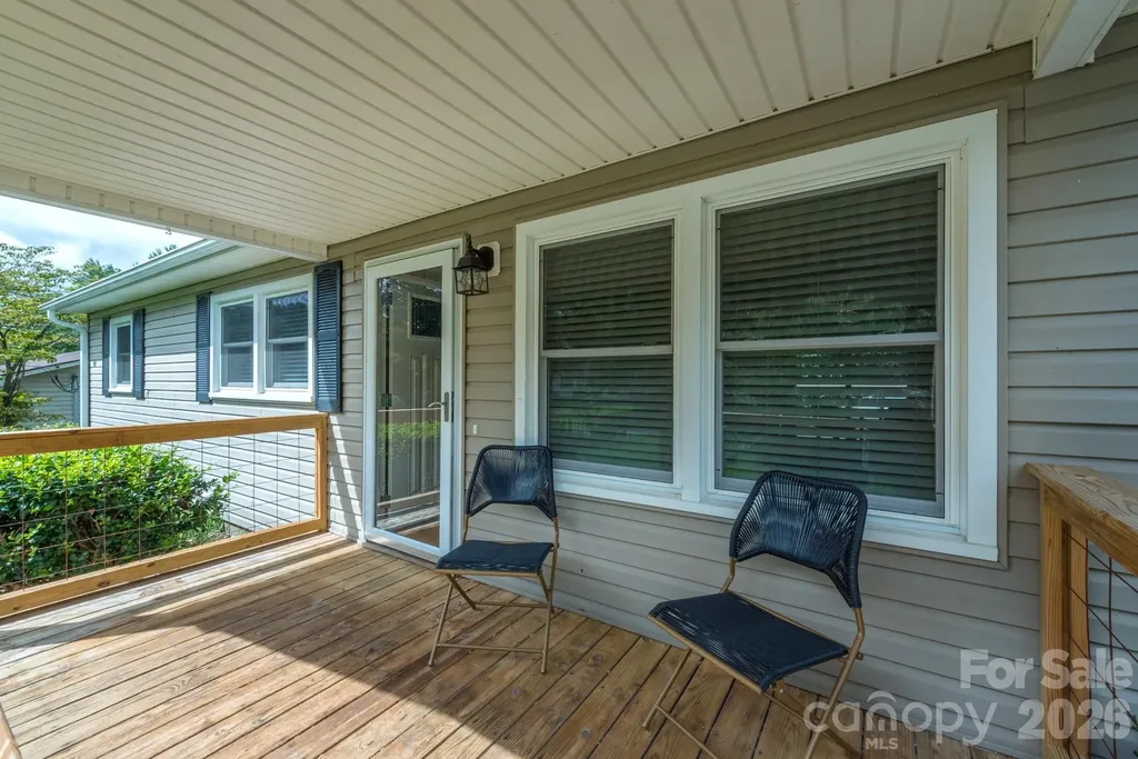 16 Oakley Dogwood Drive Asheville NC 28803