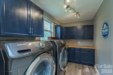 16 Oakley Dogwood Drive Asheville NC 28803