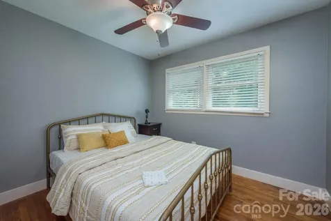 16 Oakley Dogwood Drive Asheville NC 28803