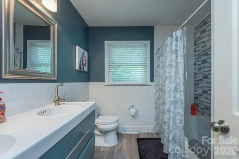 16 Oakley Dogwood Drive Asheville NC 28803