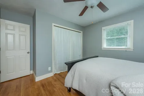 16 Oakley Dogwood Drive Asheville NC 28803