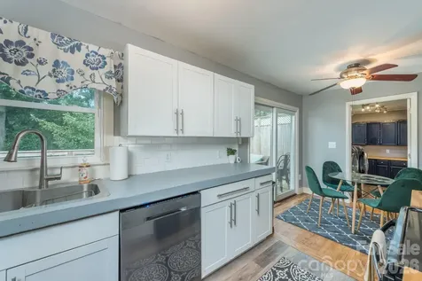 16 Oakley Dogwood Drive Asheville NC 28803