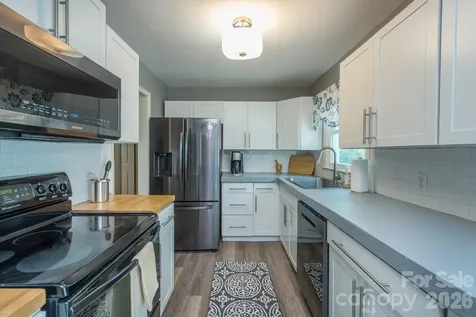 16 Oakley Dogwood Drive Asheville NC 28803