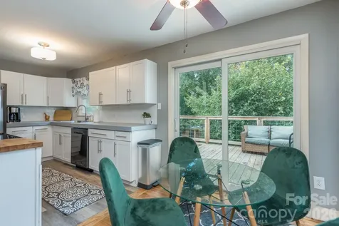16 Oakley Dogwood Drive Asheville NC 28803
