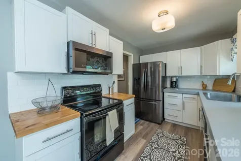 16 Oakley Dogwood Drive Asheville NC 28803