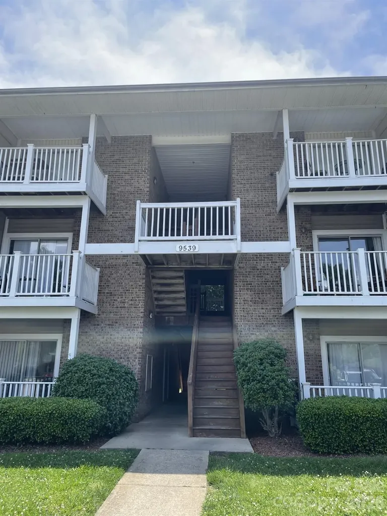 9539 University Terrace Drive Charlotte NC 28262