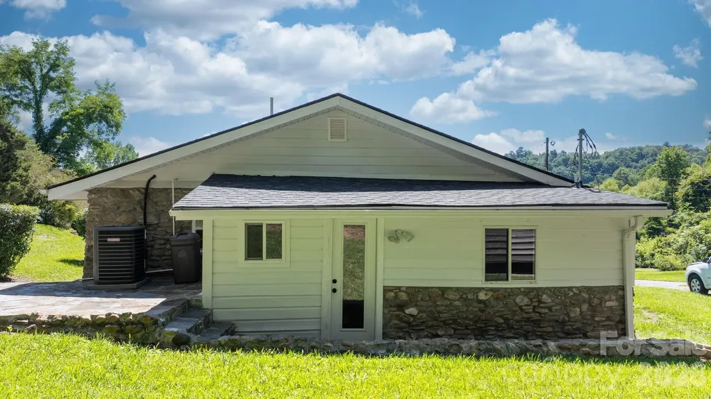 65 Mcdowell Street Old Fort NC 28762