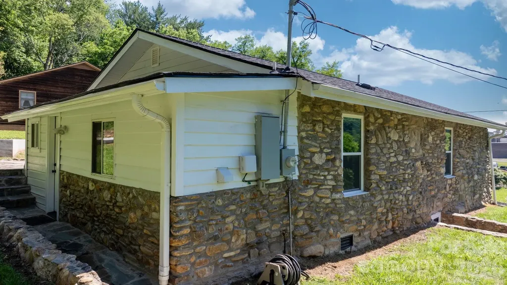 65 Mcdowell Street Old Fort NC 28762