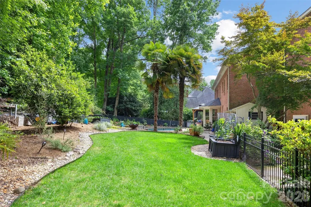 4709 Coburn Court Charlotte NC 28277