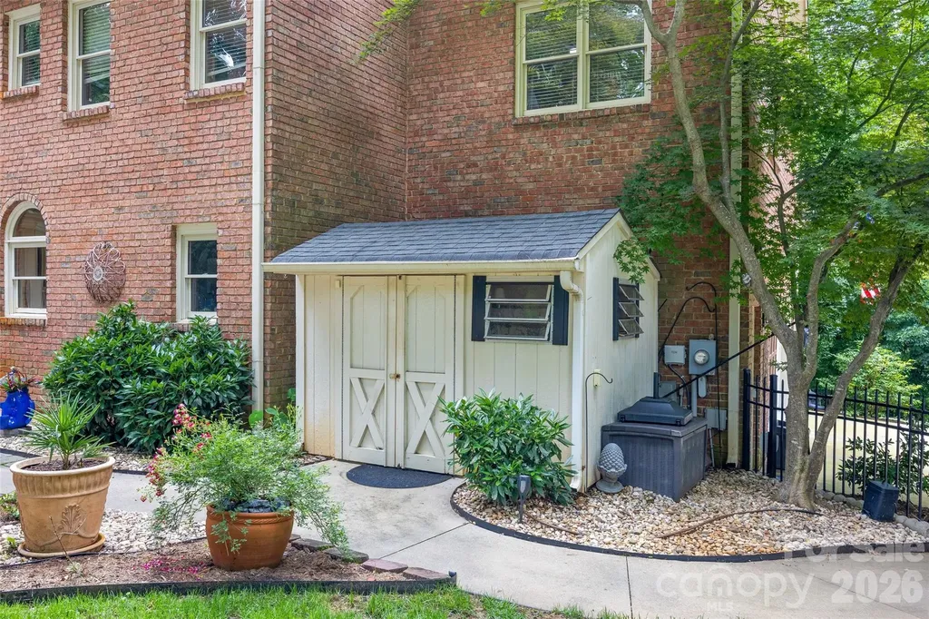 4709 Coburn Court Charlotte NC 28277