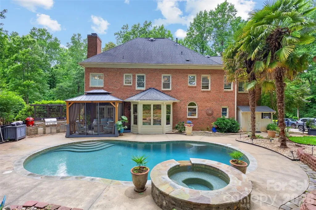 4709 Coburn Court Charlotte NC 28277