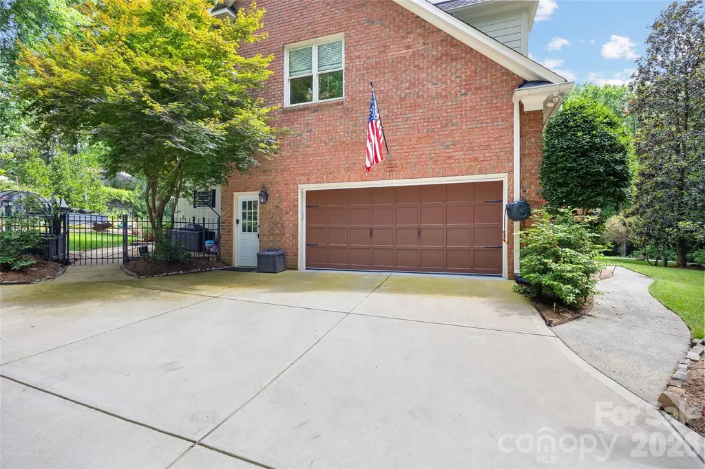 4709 Coburn Court Charlotte NC 28277