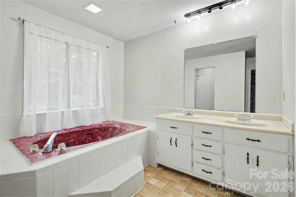 270 Oakland Avenue Mocksville NC 27028