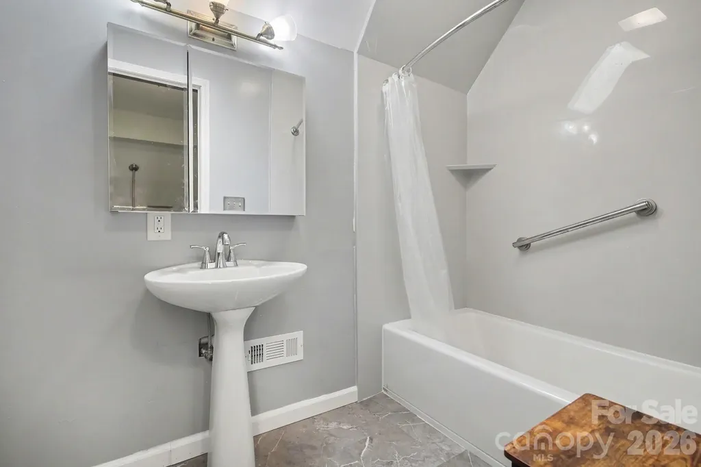 270 Oakland Avenue Mocksville NC 27028