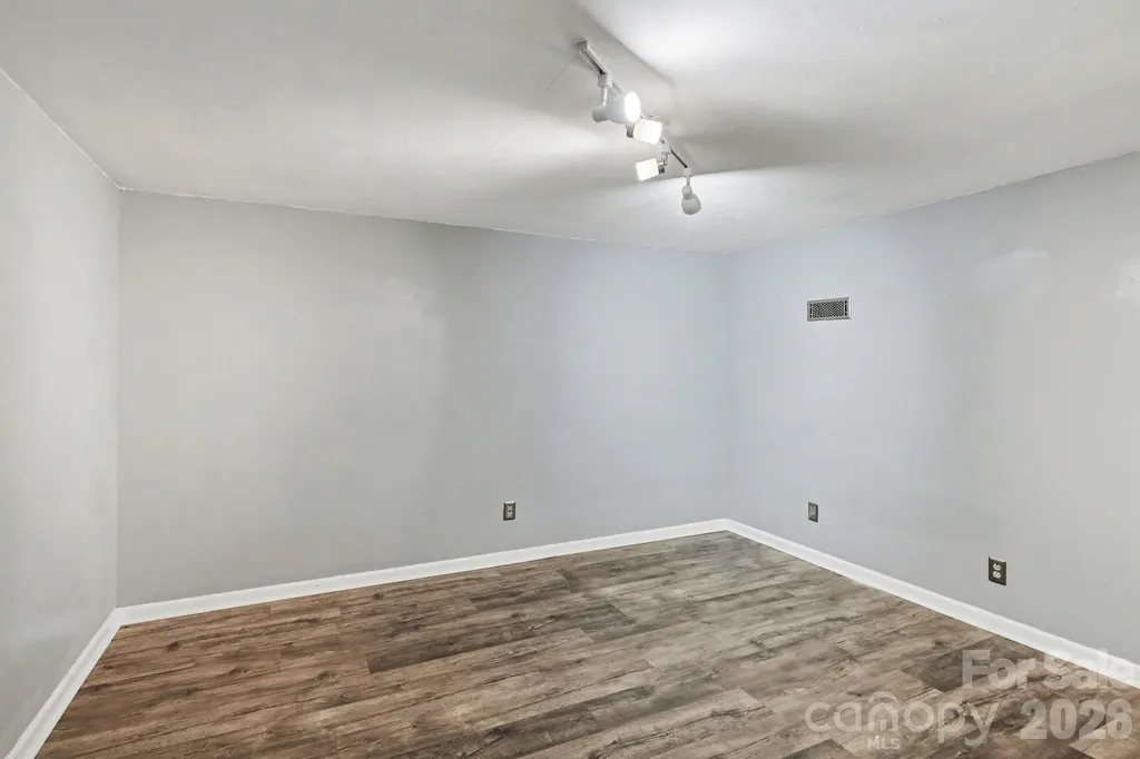 270 Oakland Avenue Mocksville NC 27028