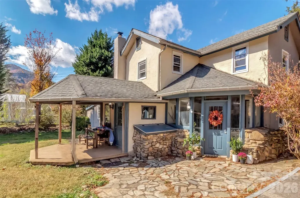 126 Arrowwood Way Canton NC 28716