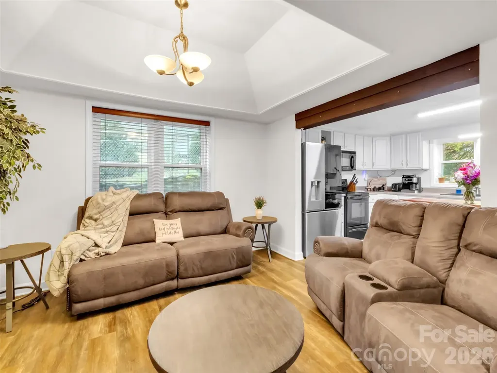 126 Arrowwood Way Canton NC 28716
