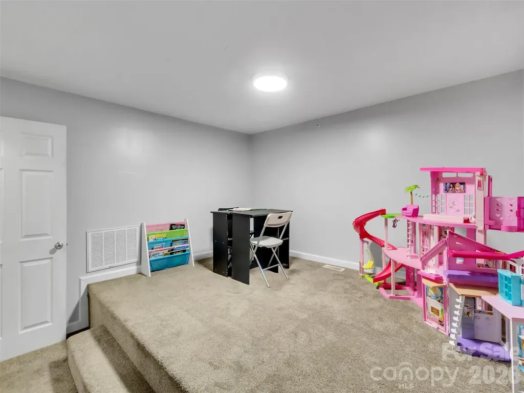 126 Arrowwood Way Canton NC 28716