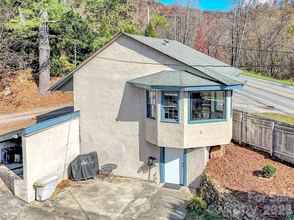 126 Arrowwood Way Canton NC 28716