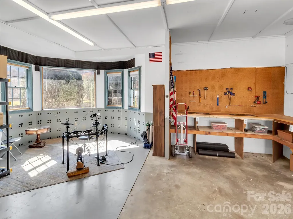 126 Arrowwood Way Canton NC 28716