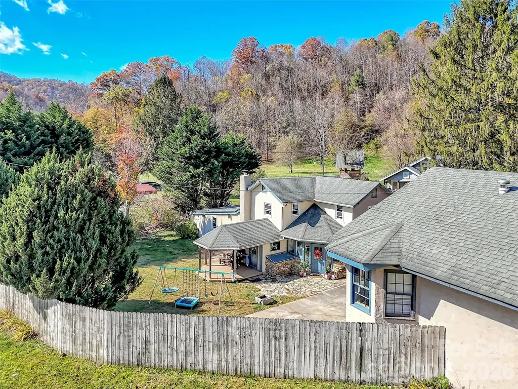 126 Arrowwood Way Canton NC 28716