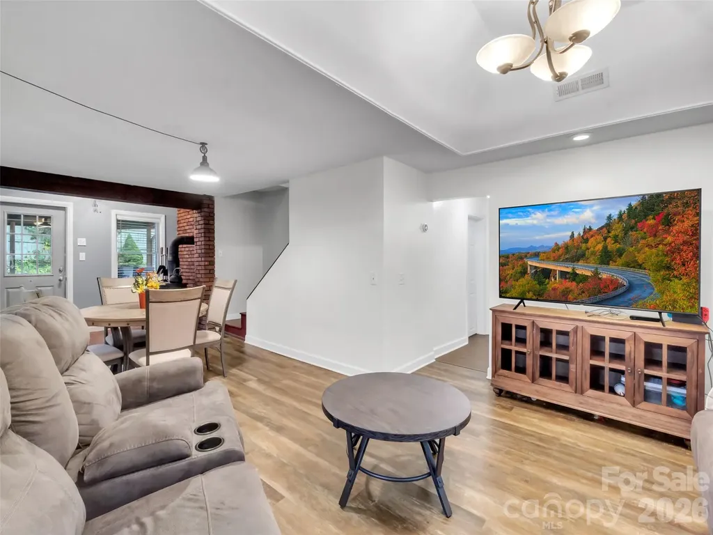 126 Arrowwood Way Canton NC 28716