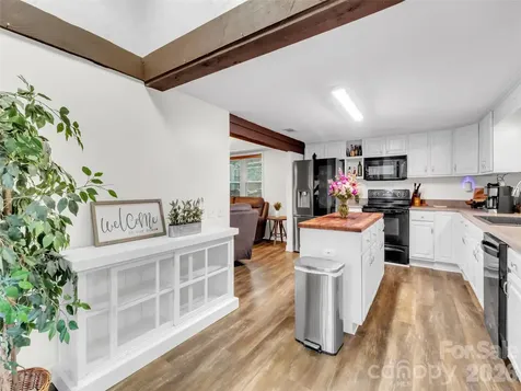 126 Arrowwood Way Canton NC 28716
