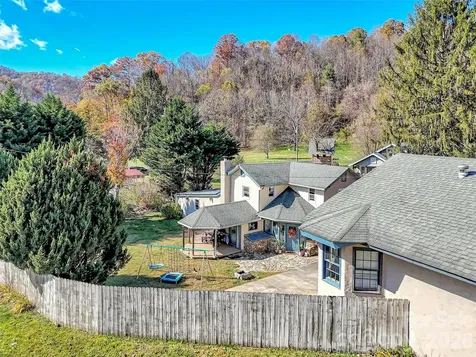 126 Arrowwood Way Canton NC 28716