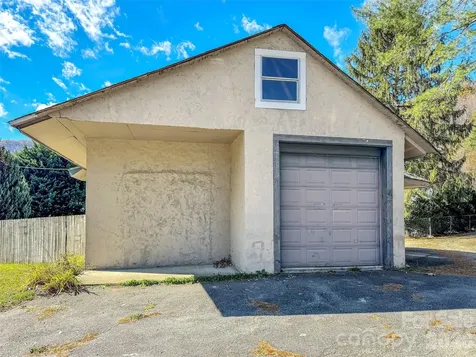 126 Arrowwood Way Canton NC 28716