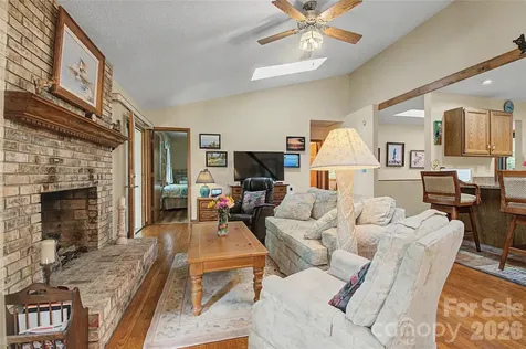 383 Ravenwood Lane Horse Shoe NC 28742