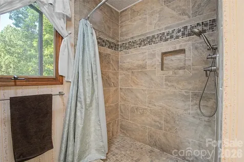 383 Ravenwood Lane Horse Shoe NC 28742
