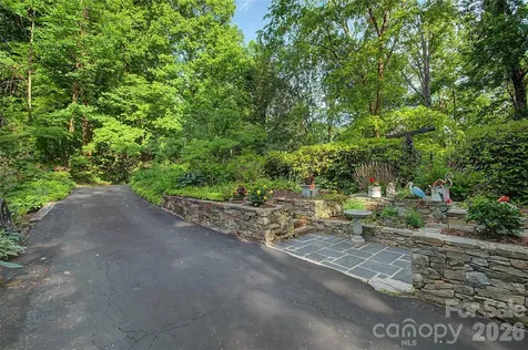 383 Ravenwood Lane Horse Shoe NC 28742