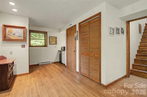 383 Ravenwood Lane Horse Shoe NC 28742