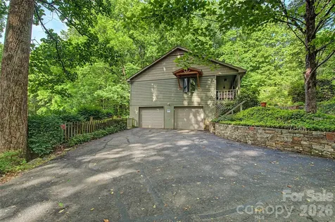 383 Ravenwood Lane Horse Shoe NC 28742