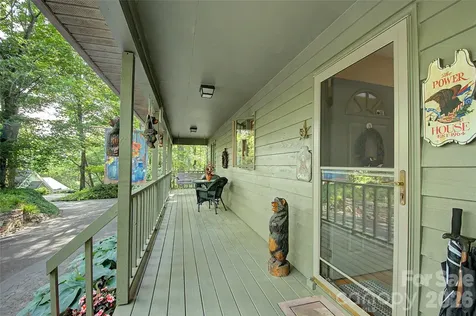 383 Ravenwood Lane Horse Shoe NC 28742