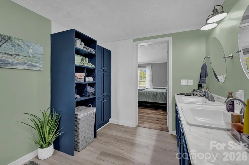 1008 Pine Ridge Drive Hamptonville NC 27020