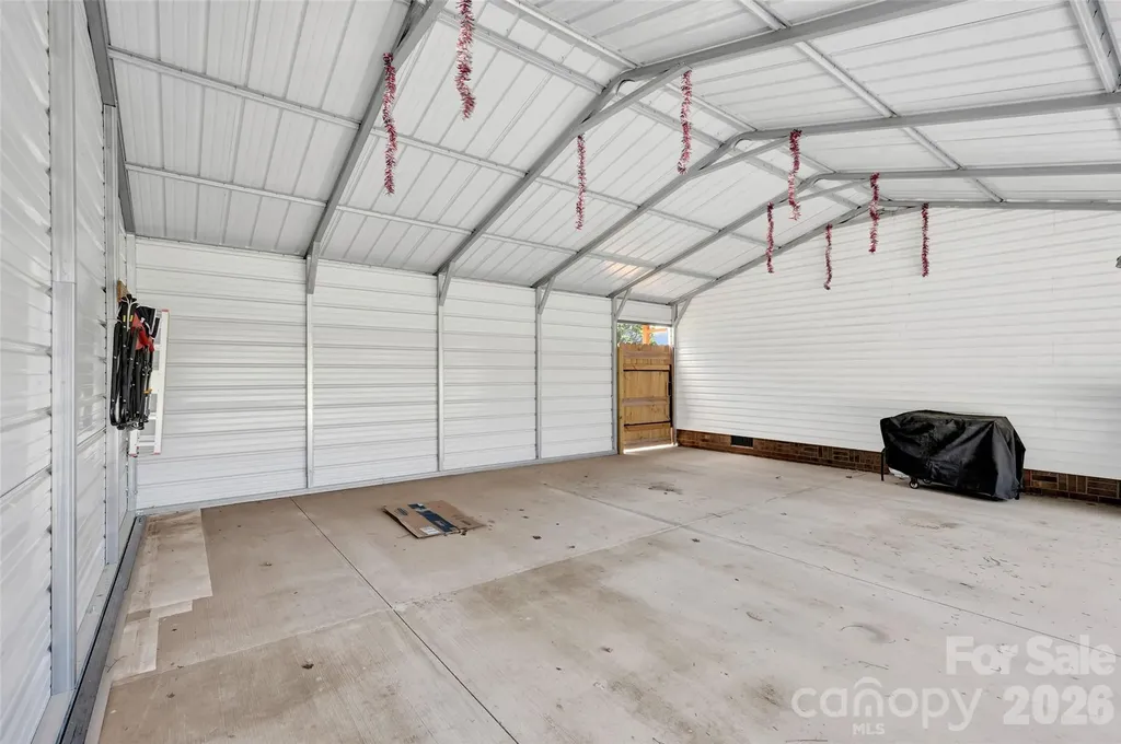 1008 Pine Ridge Drive Hamptonville NC 27020