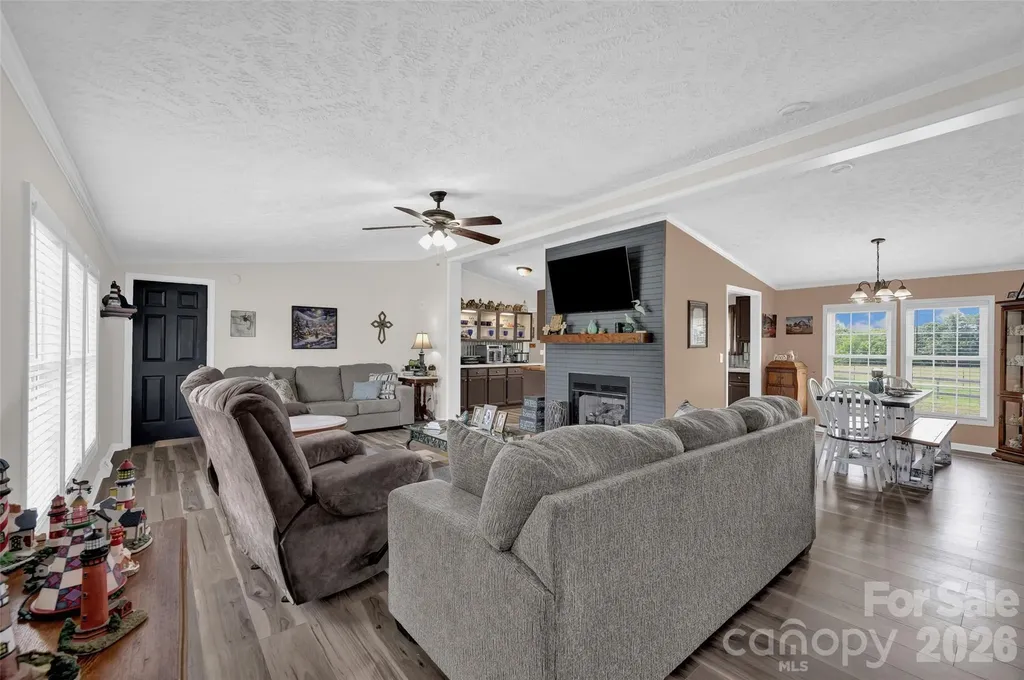 1008 Pine Ridge Drive Hamptonville NC 27020