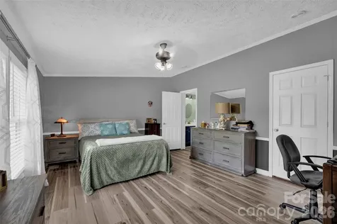 1008 Pine Ridge Drive Hamptonville NC 27020
