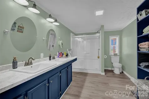 1008 Pine Ridge Drive Hamptonville NC 27020