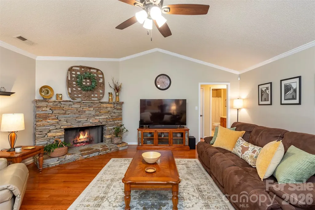 8 Shadowbrook Drive Weaverville NC 28787