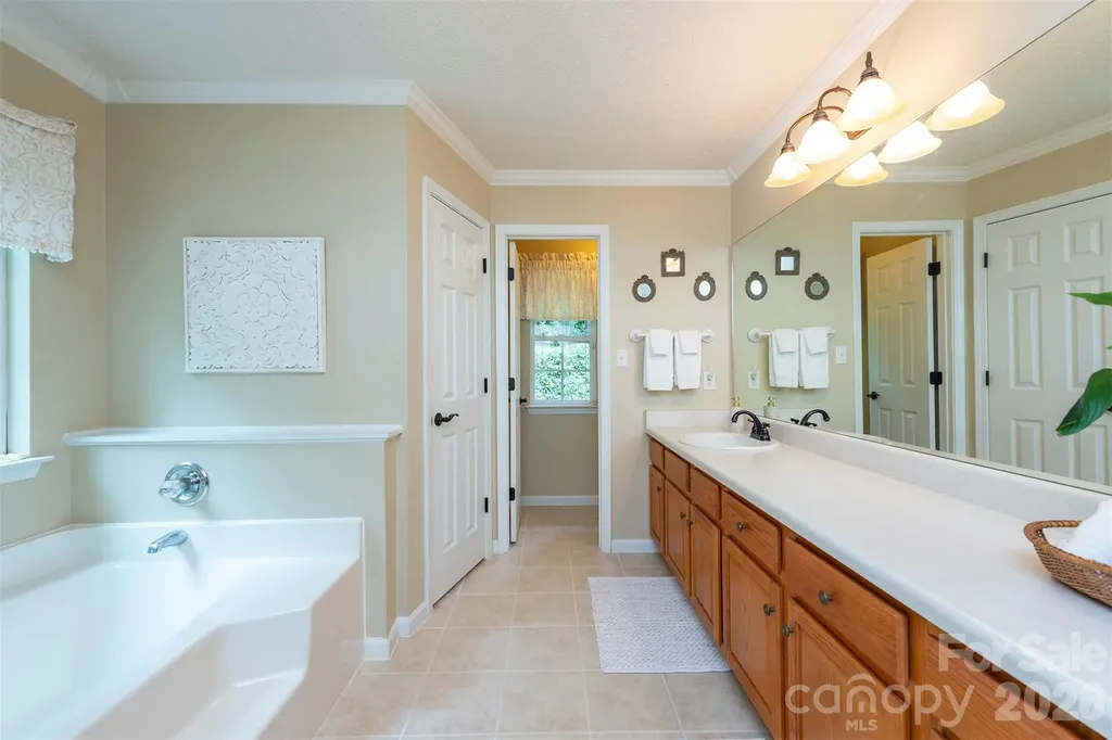 8 Shadowbrook Drive Weaverville NC 28787