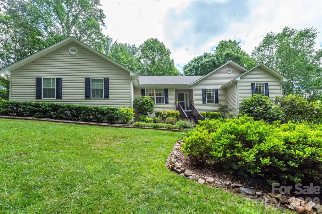 8 Shadowbrook Drive Weaverville NC 28787
