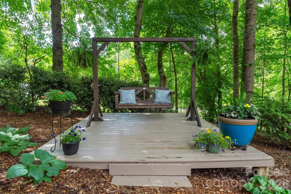 8 Shadowbrook Drive Weaverville NC 28787