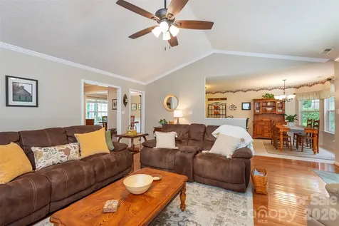 8 Shadowbrook Drive Weaverville NC 28787