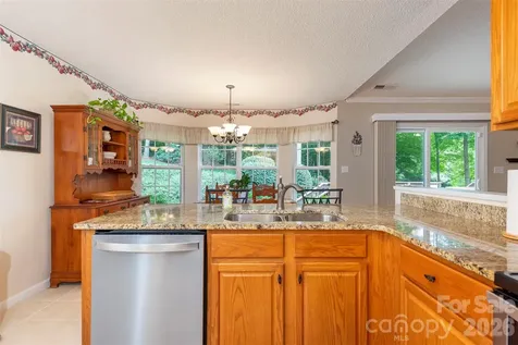 8 Shadowbrook Drive Weaverville NC 28787